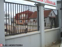 Gvozdena_ograda_objekat_Dunavska_8_Veternik.JPG